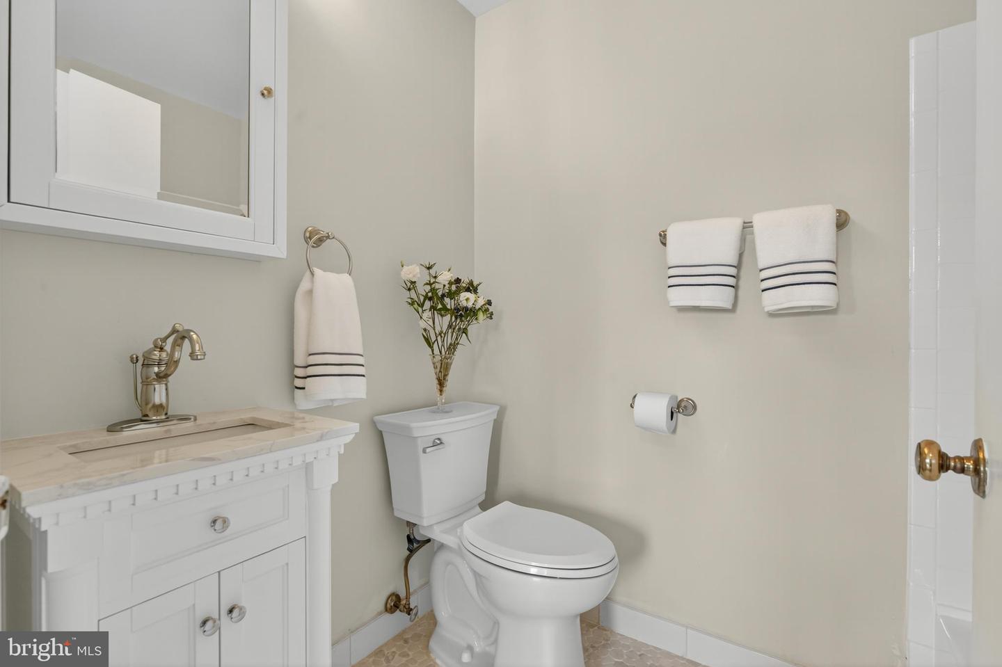 7370 ELDORADO ST, MCLEAN, Virginia 22102, 3 Bedrooms Bedrooms, ,3 BathroomsBathrooms,Residential,For sale,7370 ELDORADO ST,VAFX2268404 MLS # VAFX2268404