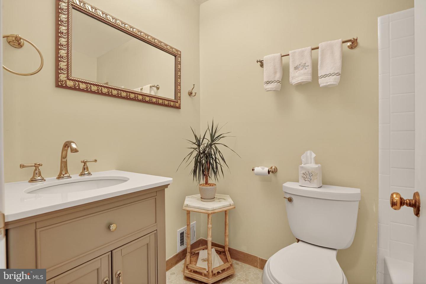 7370 ELDORADO ST, MCLEAN, Virginia 22102, 3 Bedrooms Bedrooms, ,3 BathroomsBathrooms,Residential,For sale,7370 ELDORADO ST,VAFX2268404 MLS # VAFX2268404