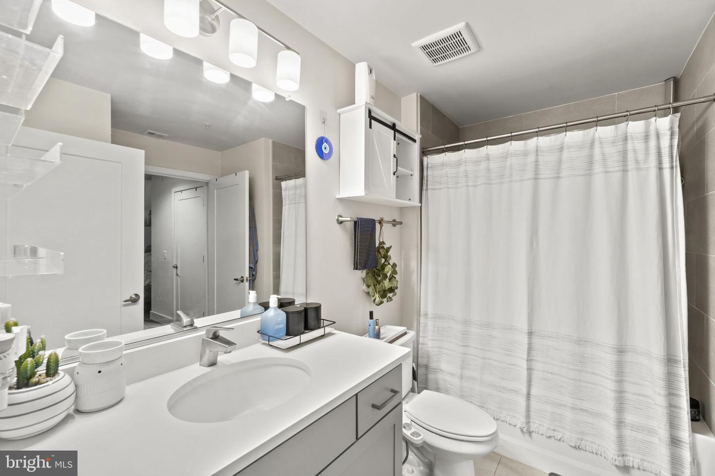 50 FLORIDA AVE NE #116, WASHINGTON, District Of Columbia 20002, 1 Bedroom Bedrooms, ,1 BathroomBathrooms,Residential,For sale,50 FLORIDA AVE NE #116,DCDC2223394 MLS # DCDC2223394