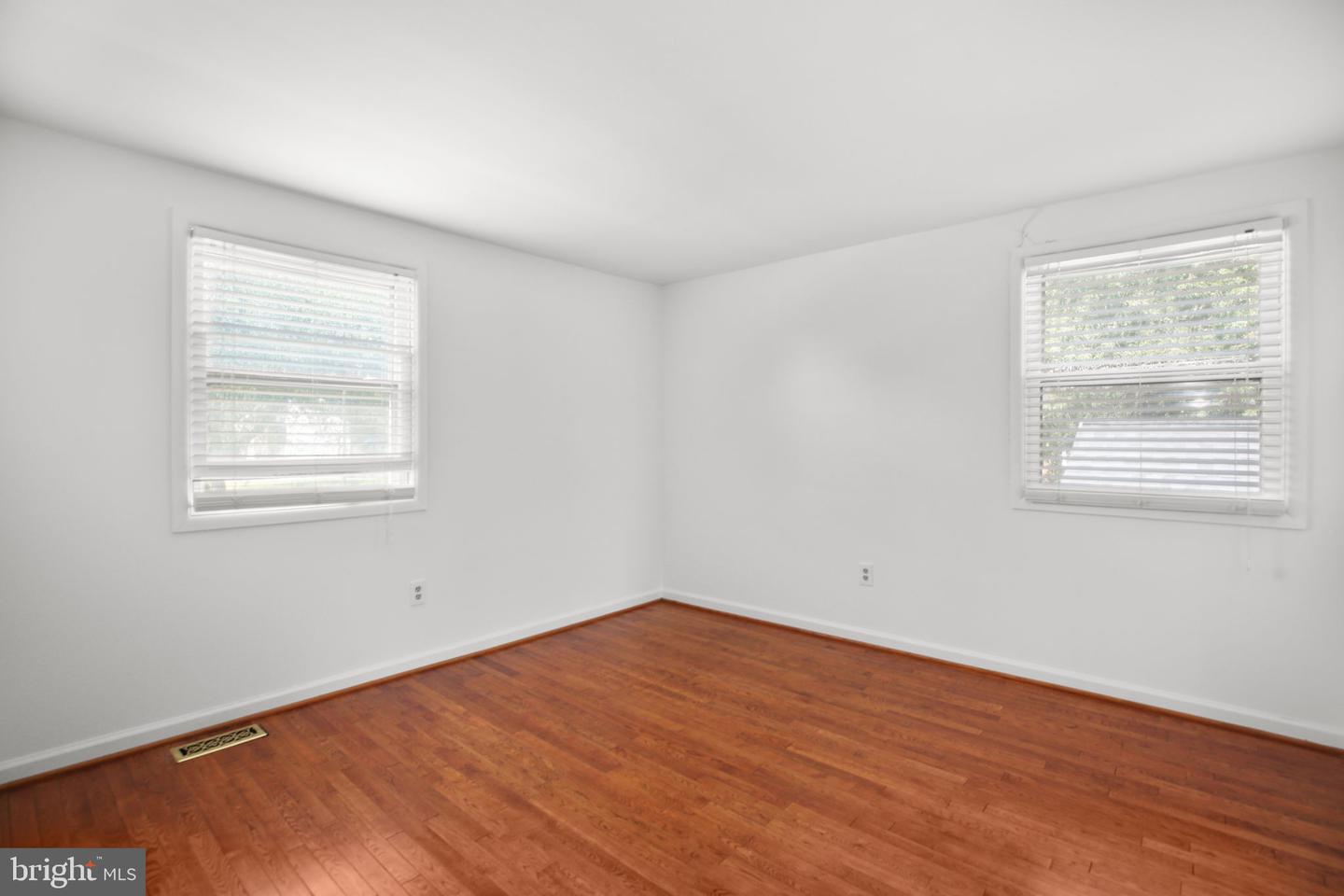 6903 SPELMAN DR, SPRINGFIELD, Virginia 22153, 4 Bedrooms Bedrooms, ,2 BathroomsBathrooms,Residential,For sale,6903 SPELMAN DR,VAFX2268448 MLS # VAFX2268448