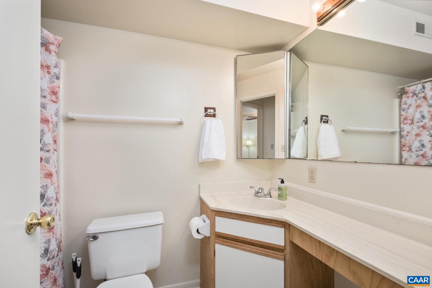 103 TURTLE CREEK RD #3, CHARLOTTESVILLE, Virginia 22901, 2 Bedrooms Bedrooms, ,2 BathroomsBathrooms,Residential,For sale,103 TURTLE CREEK RD #3,669199 MLS # 669199