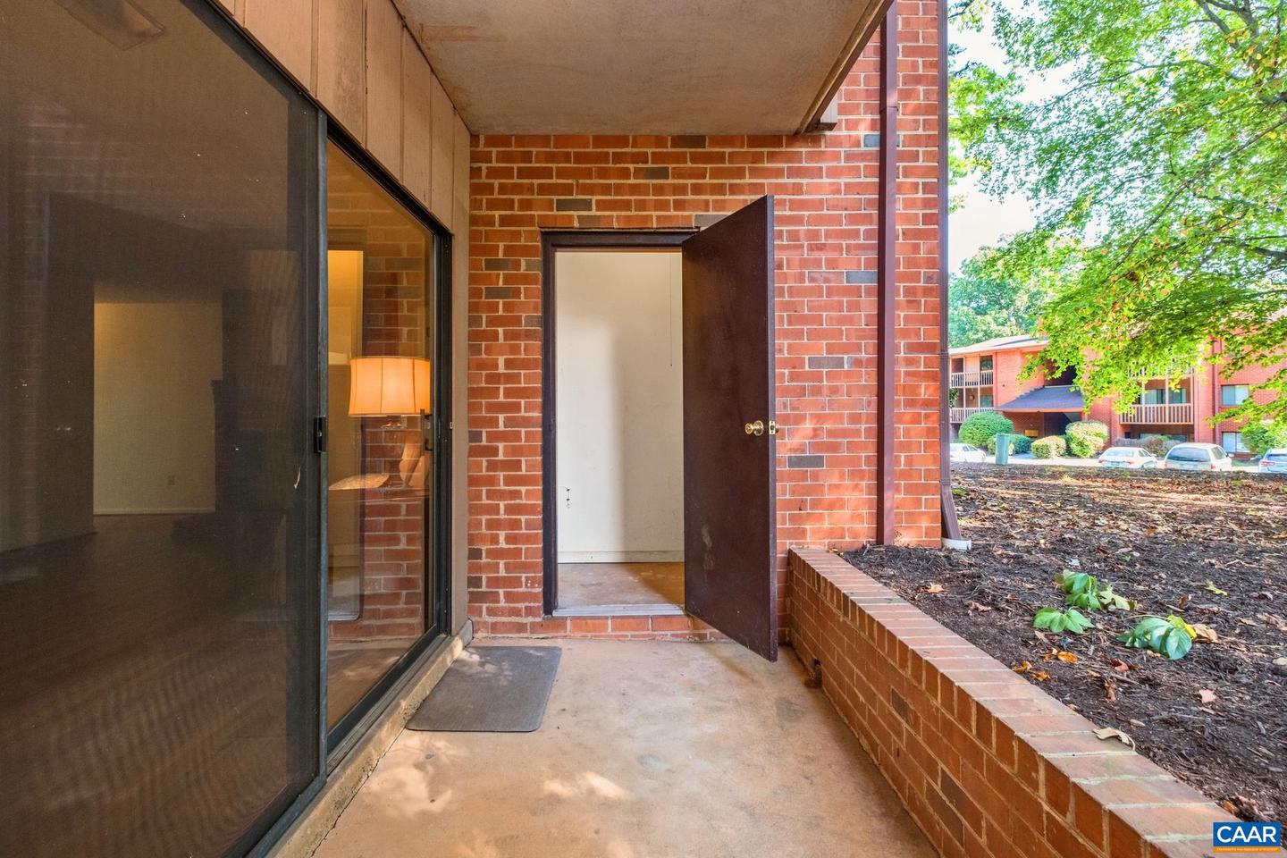103 TURTLE CREEK RD #3, CHARLOTTESVILLE, Virginia 22901, 2 Bedrooms Bedrooms, ,2 BathroomsBathrooms,Residential,For sale,103 TURTLE CREEK RD #3,669199 MLS # 669199