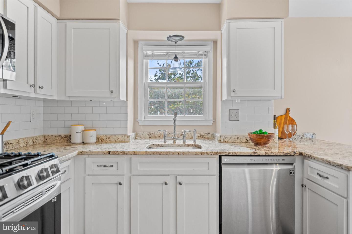 3006 FEDERAL HILL DR, FALLS CHURCH, Virginia 22044, 3 Bedrooms Bedrooms, ,3 BathroomsBathrooms,Residential,For sale,3006 FEDERAL HILL DR,VAFX2268440 MLS # VAFX2268440