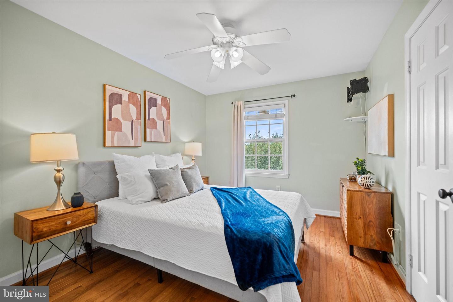 3006 FEDERAL HILL DR, FALLS CHURCH, Virginia 22044, 3 Bedrooms Bedrooms, ,3 BathroomsBathrooms,Residential,For sale,3006 FEDERAL HILL DR,VAFX2268440 MLS # VAFX2268440