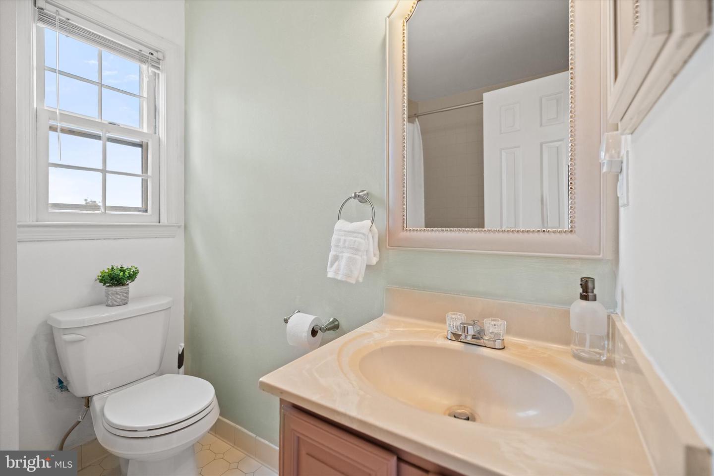 3006 FEDERAL HILL DR, FALLS CHURCH, Virginia 22044, 3 Bedrooms Bedrooms, ,3 BathroomsBathrooms,Residential,For sale,3006 FEDERAL HILL DR,VAFX2268440 MLS # VAFX2268440