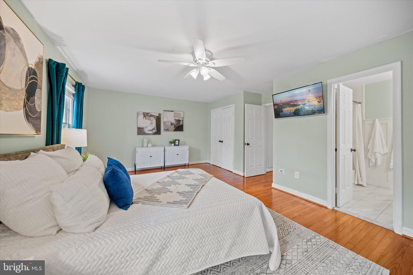 3006 FEDERAL HILL DR, FALLS CHURCH, Virginia 22044, 3 Bedrooms Bedrooms, ,3 BathroomsBathrooms,Residential,For sale,3006 FEDERAL HILL DR,VAFX2268440 MLS # VAFX2268440