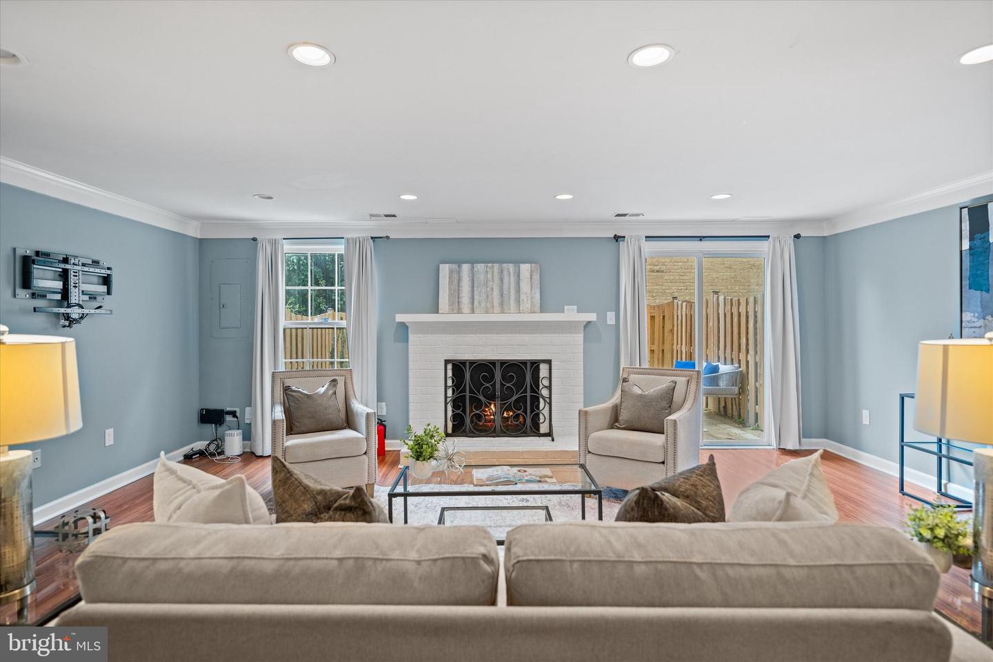 3006 FEDERAL HILL DR, FALLS CHURCH, Virginia 22044, 3 Bedrooms Bedrooms, ,3 BathroomsBathrooms,Residential,For sale,3006 FEDERAL HILL DR,VAFX2268440 MLS # VAFX2268440