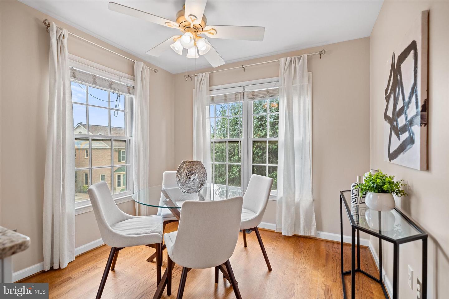 3006 FEDERAL HILL DR, FALLS CHURCH, Virginia 22044, 3 Bedrooms Bedrooms, ,3 BathroomsBathrooms,Residential,For sale,3006 FEDERAL HILL DR,VAFX2268440 MLS # VAFX2268440