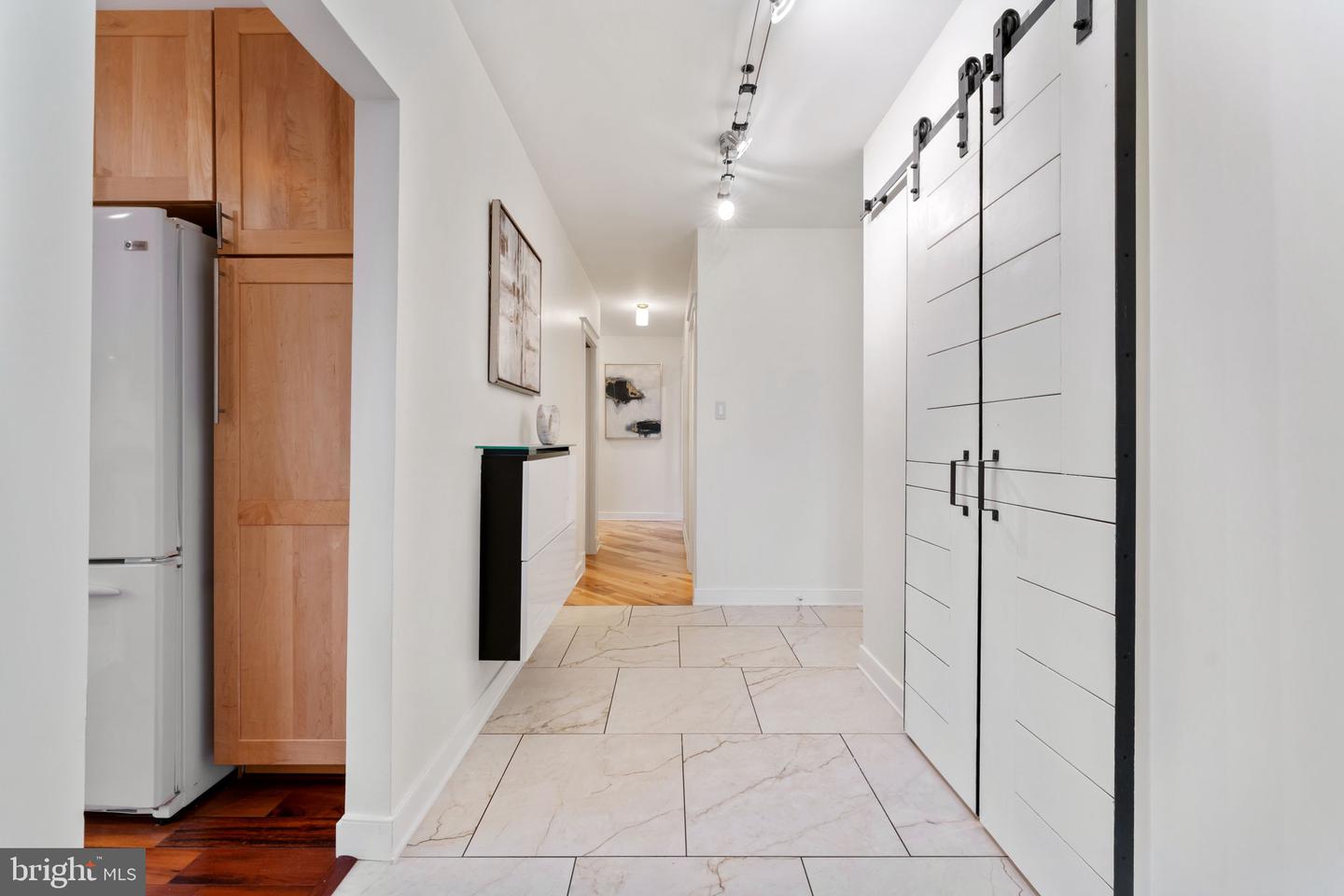 4141 N HENDERSON RD #511, ARLINGTON, Virginia 22203, 2 Bedrooms Bedrooms, ,2 BathroomsBathrooms,Residential,For sale,4141 N HENDERSON RD #511,VAAR2063984 MLS # VAAR2063984
