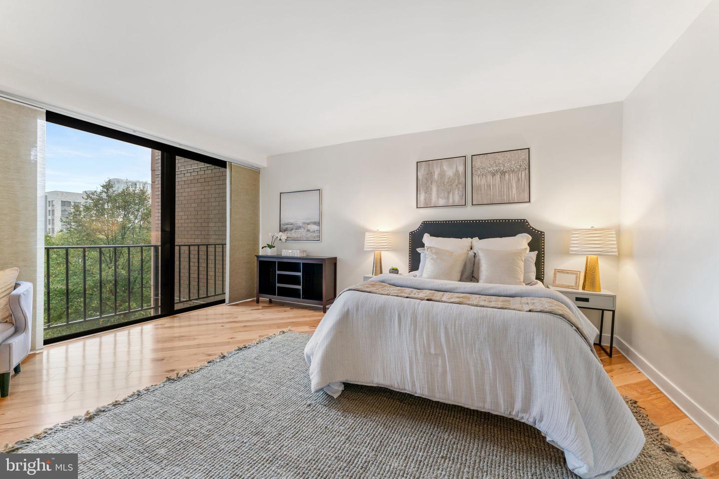 4141 N HENDERSON RD #511, ARLINGTON, Virginia 22203, 2 Bedrooms Bedrooms, ,2 BathroomsBathrooms,Residential,For sale,4141 N HENDERSON RD #511,VAAR2063984 MLS # VAAR2063984