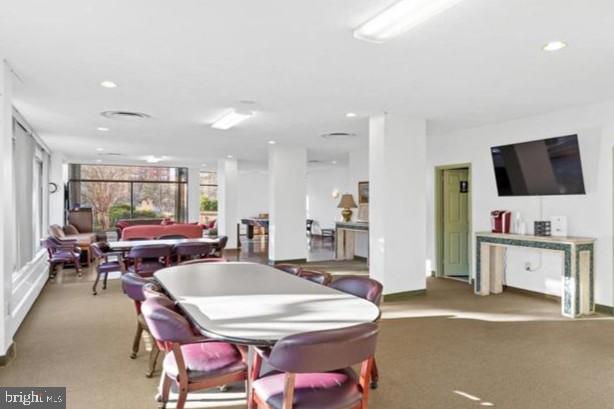 4141 N HENDERSON RD #511, ARLINGTON, Virginia 22203, 2 Bedrooms Bedrooms, ,2 BathroomsBathrooms,Residential,For sale,4141 N HENDERSON RD #511,VAAR2063984 MLS # VAAR2063984
