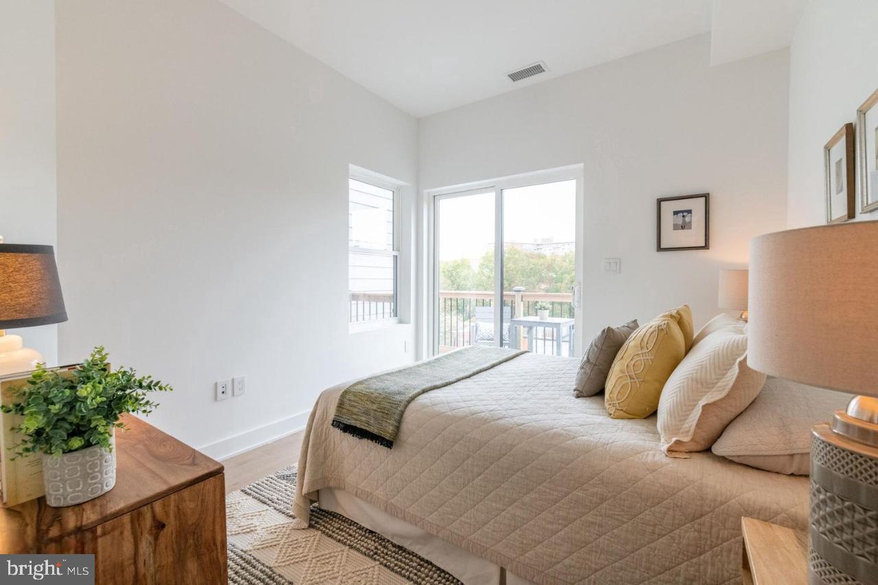 4017 DAVIS PL NW #8, WASHINGTON, District Of Columbia 20007, 2 Bedrooms Bedrooms, ,1 BathroomBathrooms,Residential,For sale,4017 DAVIS PL NW #8,DCDC2223464 MLS # DCDC2223464