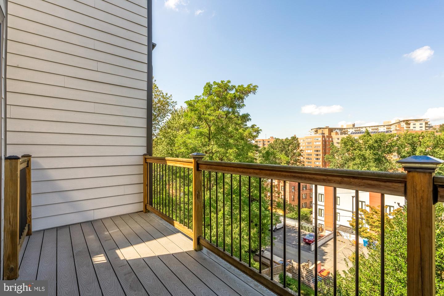 4017 DAVIS PL NW #8, WASHINGTON, District Of Columbia 20007, 2 Bedrooms Bedrooms, ,1 BathroomBathrooms,Residential,For sale,4017 DAVIS PL NW #8,DCDC2223464 MLS # DCDC2223464