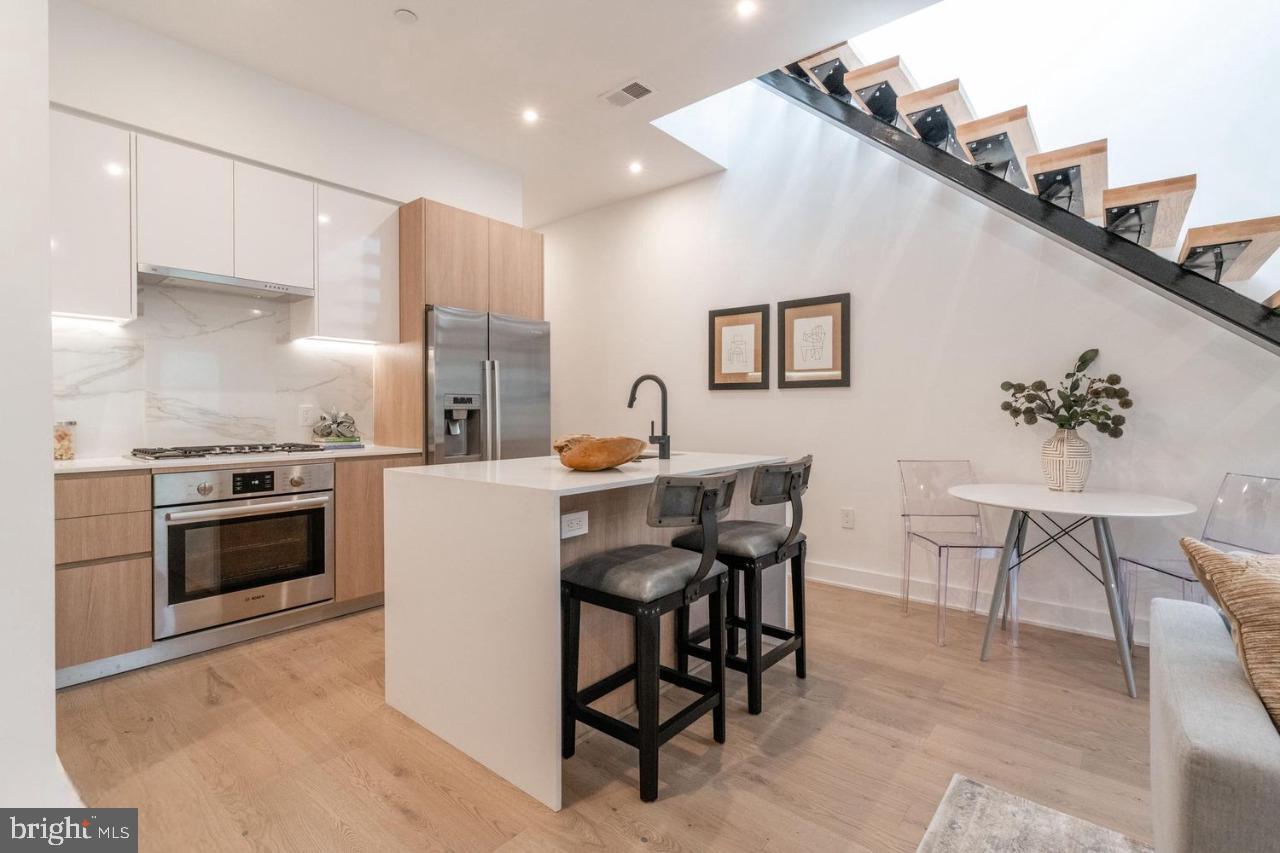4017 DAVIS PL NW #8, WASHINGTON, District Of Columbia 20007, 2 Bedrooms Bedrooms, ,1 BathroomBathrooms,Residential,For sale,4017 DAVIS PL NW #8,DCDC2223464 MLS # DCDC2223464