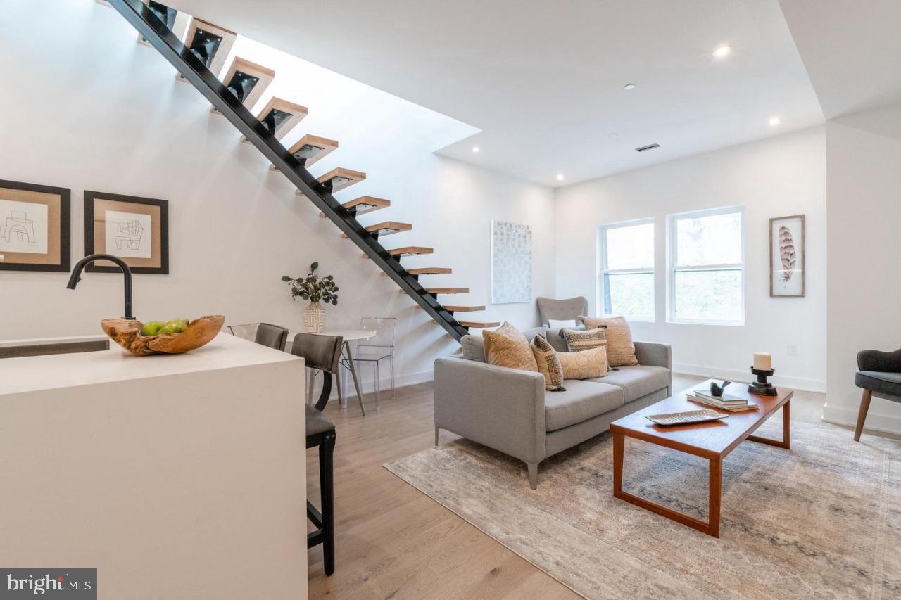4017 DAVIS PL NW #8, WASHINGTON, District Of Columbia 20007, 2 Bedrooms Bedrooms, ,1 BathroomBathrooms,Residential,For sale,4017 DAVIS PL NW #8,DCDC2223464 MLS # DCDC2223464