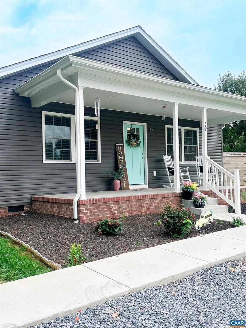 307 15TH ST, GROTTOES, Virginia 24441, 3 Bedrooms Bedrooms, ,2 BathroomsBathrooms,Residential,For sale,307 15TH ST,669201 MLS # 669201