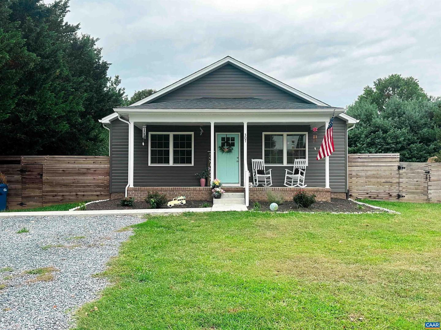 307 15TH ST, GROTTOES, Virginia 24441, 3 Bedrooms Bedrooms, ,2 BathroomsBathrooms,Residential,For sale,307 15TH ST,669201 MLS # 669201