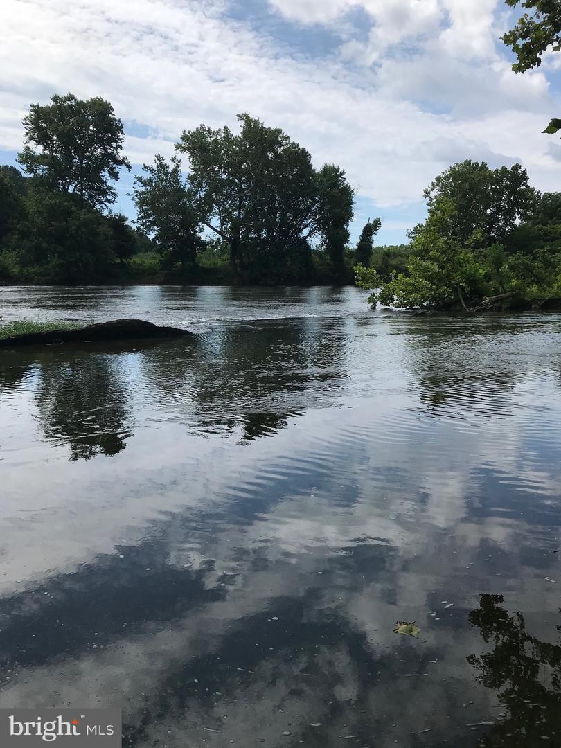 207 RIVERVIEW DR, LURAY, Virginia 22835, 4 Bedrooms Bedrooms, ,2 BathroomsBathrooms,Residential,For sale,207 RIVERVIEW DR,VAPA2005396 MLS # VAPA2005396