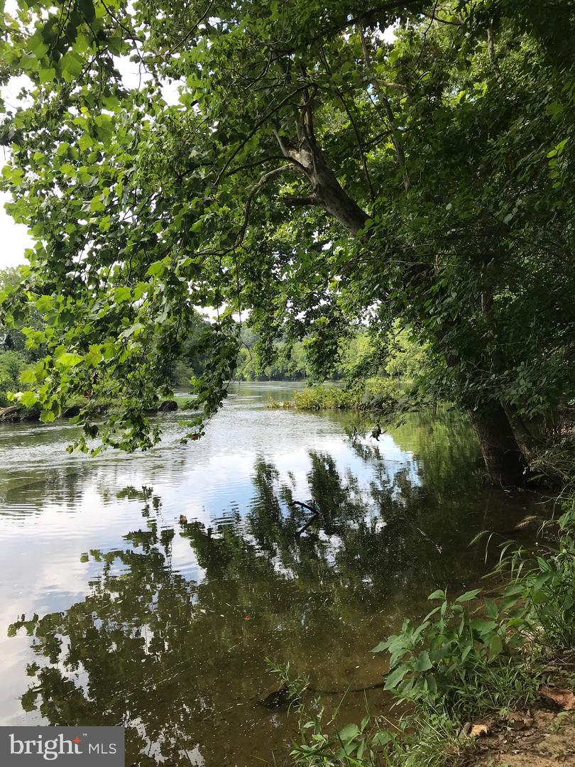 207 RIVERVIEW DR, LURAY, Virginia 22835, 4 Bedrooms Bedrooms, ,2 BathroomsBathrooms,Residential,For sale,207 RIVERVIEW DR,VAPA2005396 MLS # VAPA2005396