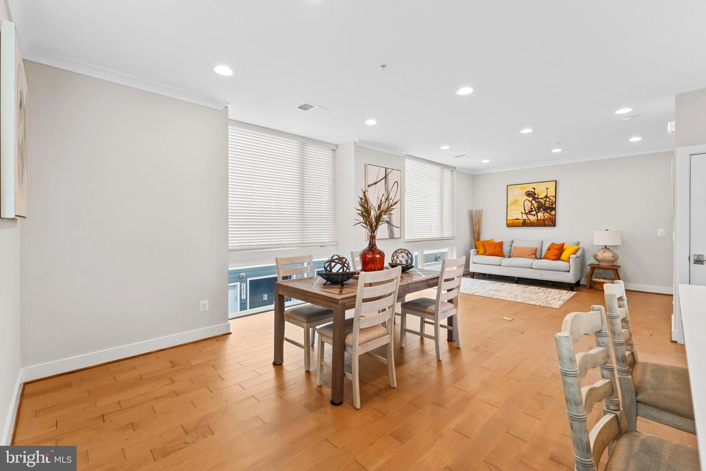 2823 24TH RD S, ARLINGTON, Virginia 22206, 3 Bedrooms Bedrooms, ,2 BathroomsBathrooms,Residential,For sale,2823 24TH RD S,VAAR2064008 MLS # VAAR2064008