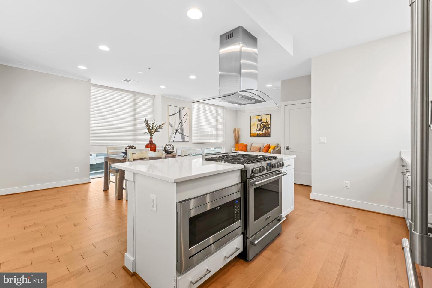 2823 24TH RD S, ARLINGTON, Virginia 22206, 3 Bedrooms Bedrooms, ,2 BathroomsBathrooms,Residential,For sale,2823 24TH RD S,VAAR2064008 MLS # VAAR2064008