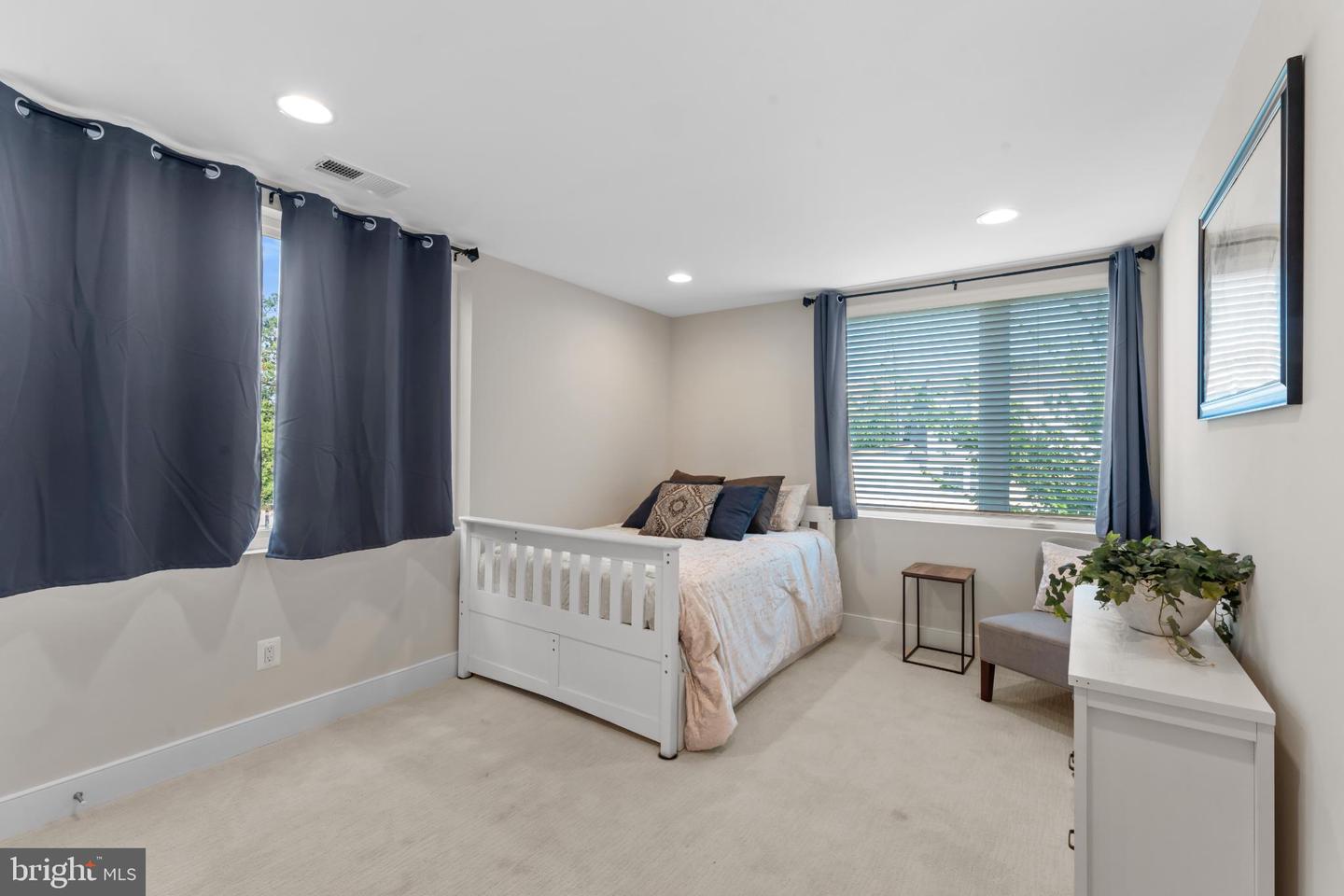 2823 24TH RD S, ARLINGTON, Virginia 22206, 3 Bedrooms Bedrooms, ,2 BathroomsBathrooms,Residential,For sale,2823 24TH RD S,VAAR2064008 MLS # VAAR2064008