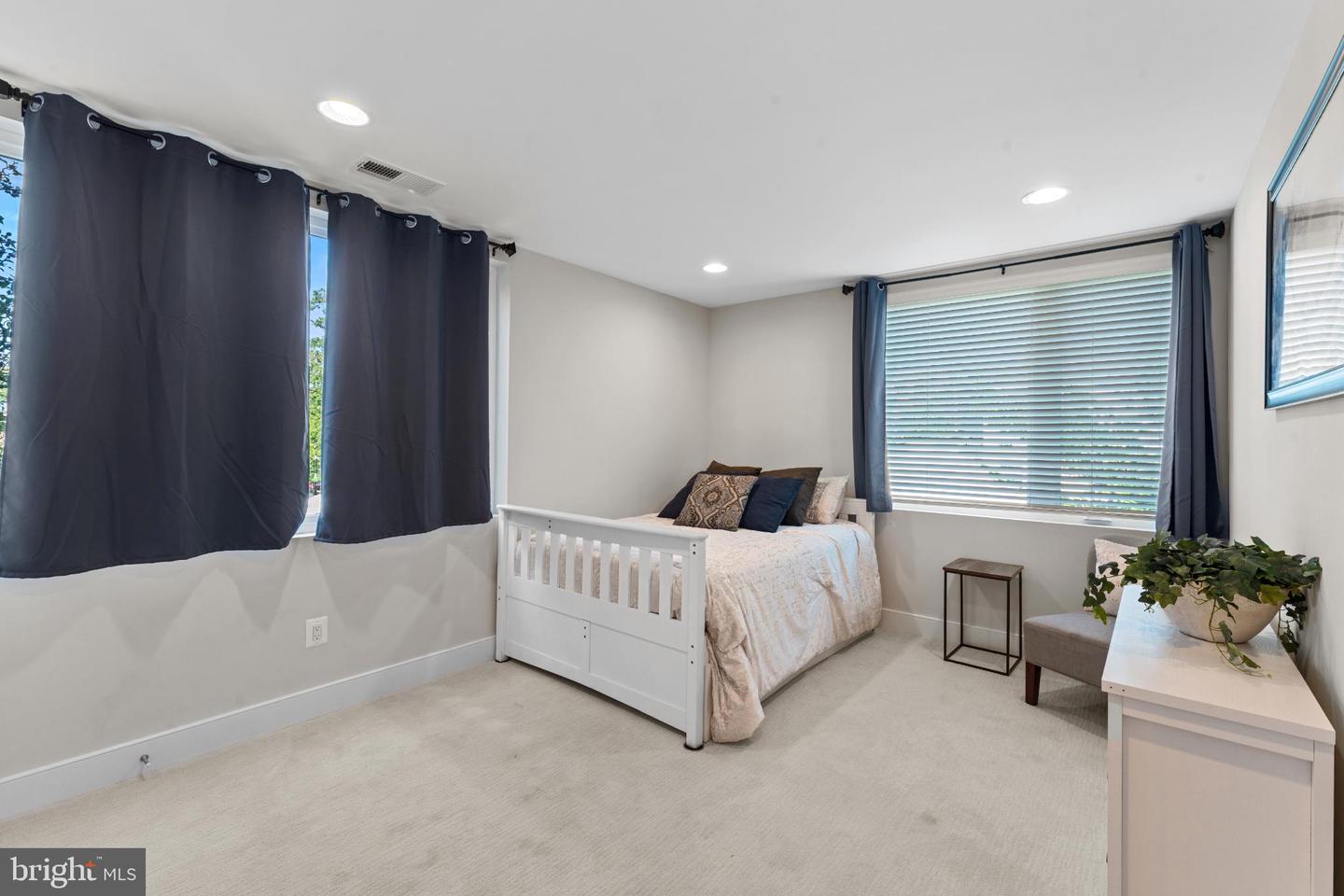 2823 24TH RD S, ARLINGTON, Virginia 22206, 3 Bedrooms Bedrooms, ,2 BathroomsBathrooms,Residential,For sale,2823 24TH RD S,VAAR2064008 MLS # VAAR2064008