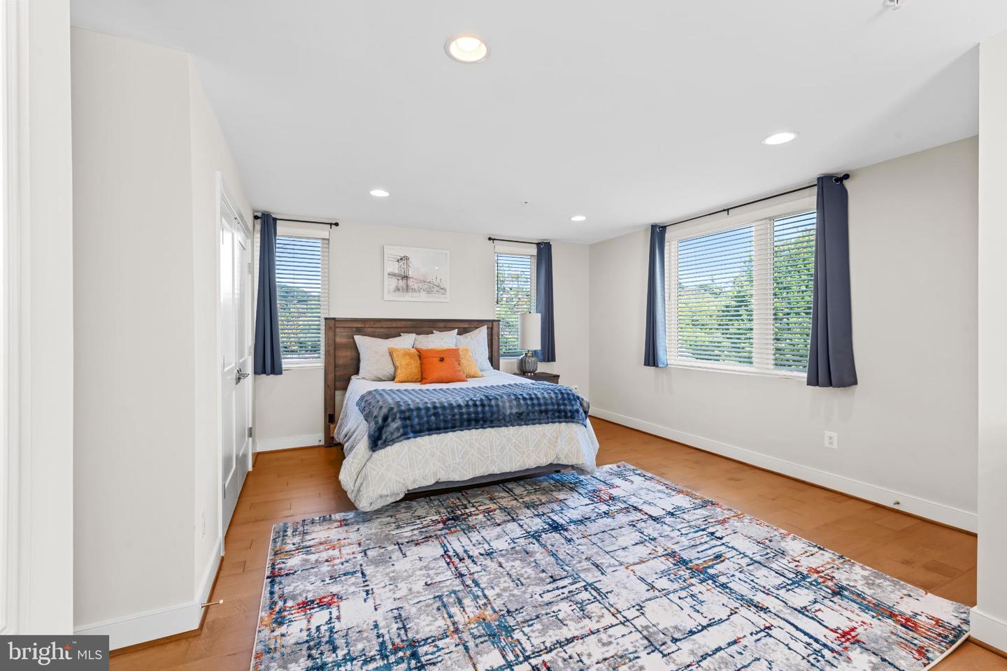 2823 24TH RD S, ARLINGTON, Virginia 22206, 3 Bedrooms Bedrooms, ,2 BathroomsBathrooms,Residential,For sale,2823 24TH RD S,VAAR2064008 MLS # VAAR2064008