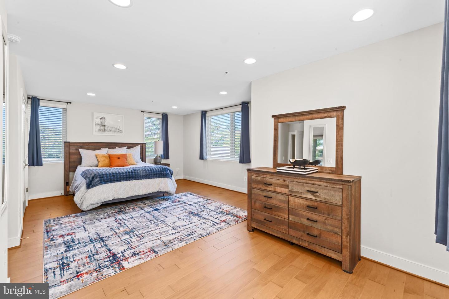 2823 24TH RD S, ARLINGTON, Virginia 22206, 3 Bedrooms Bedrooms, ,2 BathroomsBathrooms,Residential,For sale,2823 24TH RD S,VAAR2064008 MLS # VAAR2064008