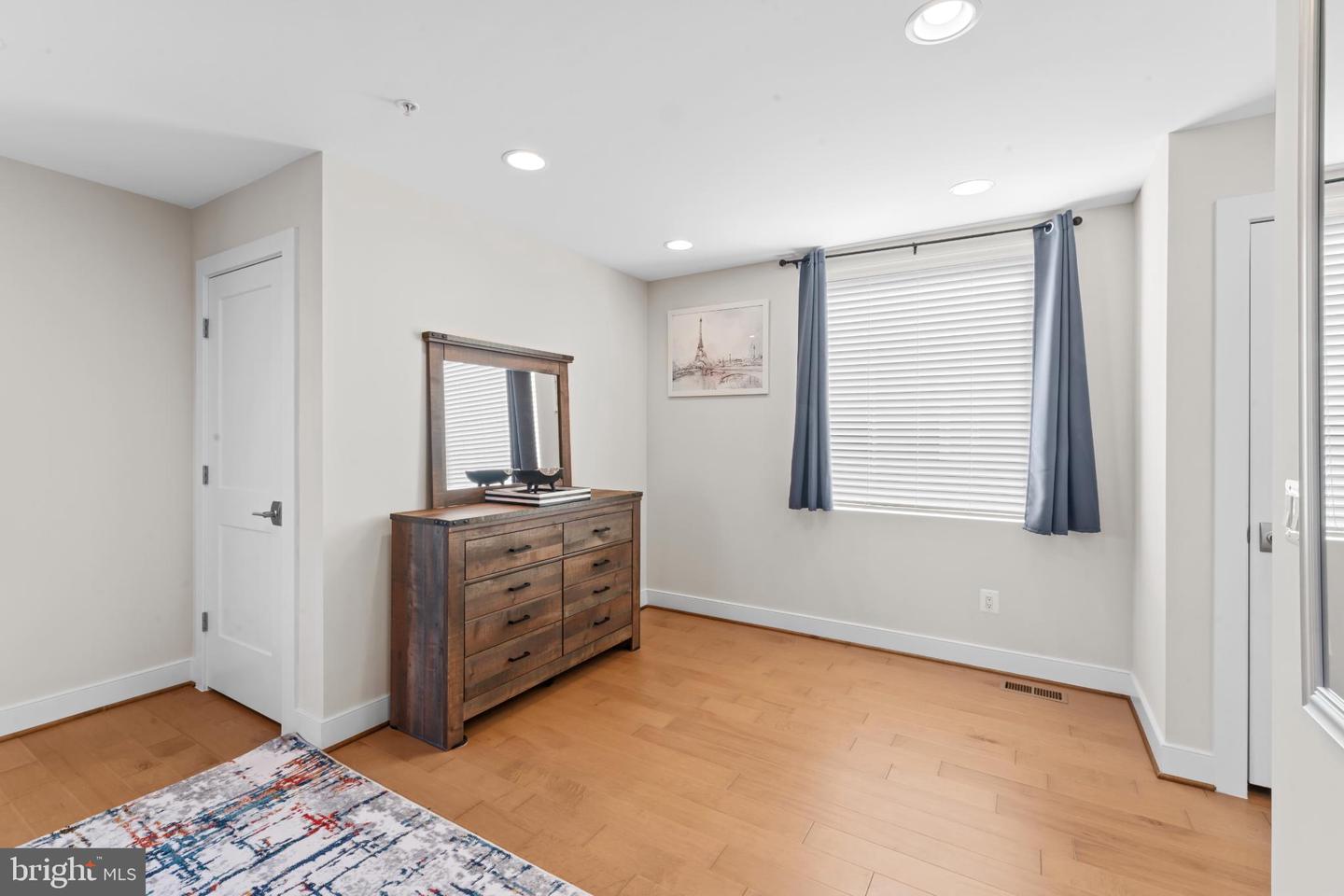 2823 24TH RD S, ARLINGTON, Virginia 22206, 3 Bedrooms Bedrooms, ,2 BathroomsBathrooms,Residential,For sale,2823 24TH RD S,VAAR2064008 MLS # VAAR2064008