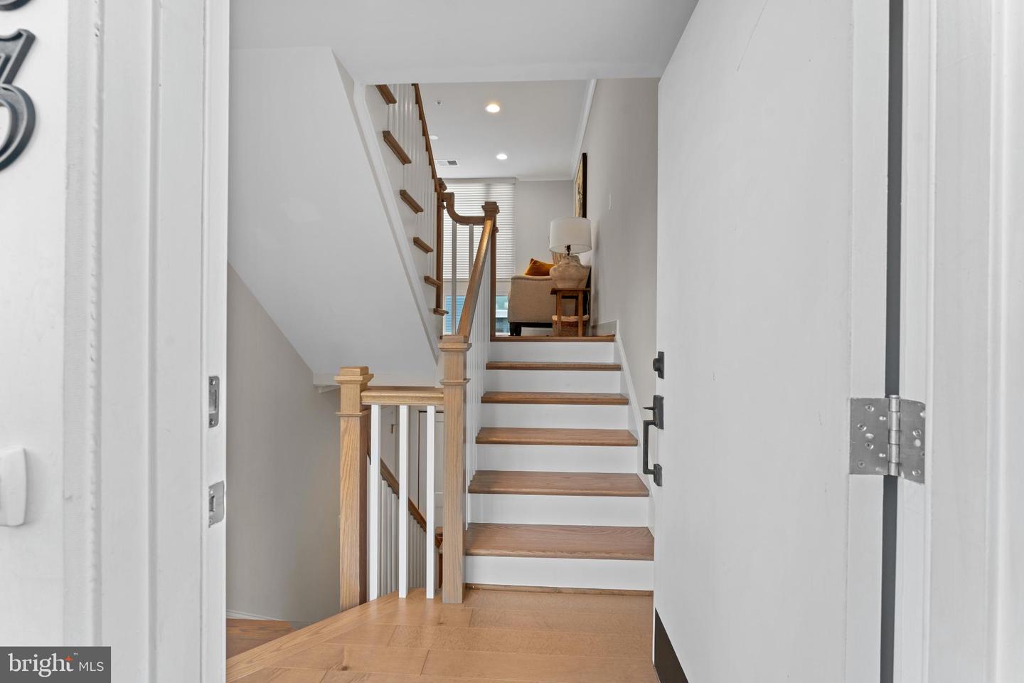 2823 24TH RD S, ARLINGTON, Virginia 22206, 3 Bedrooms Bedrooms, ,2 BathroomsBathrooms,Residential,For sale,2823 24TH RD S,VAAR2064008 MLS # VAAR2064008