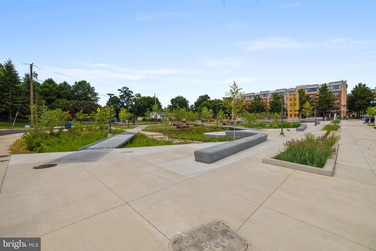 2823 24TH RD S, ARLINGTON, Virginia 22206, 3 Bedrooms Bedrooms, ,2 BathroomsBathrooms,Residential,For sale,2823 24TH RD S,VAAR2064008 MLS # VAAR2064008