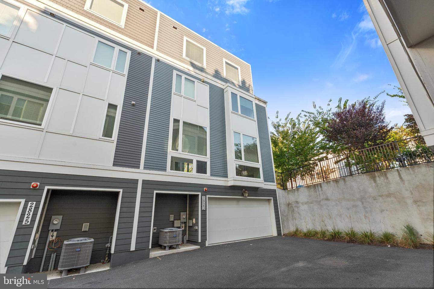 2823 24TH RD S, ARLINGTON, Virginia 22206, 3 Bedrooms Bedrooms, ,2 BathroomsBathrooms,Residential,For sale,2823 24TH RD S,VAAR2064008 MLS # VAAR2064008