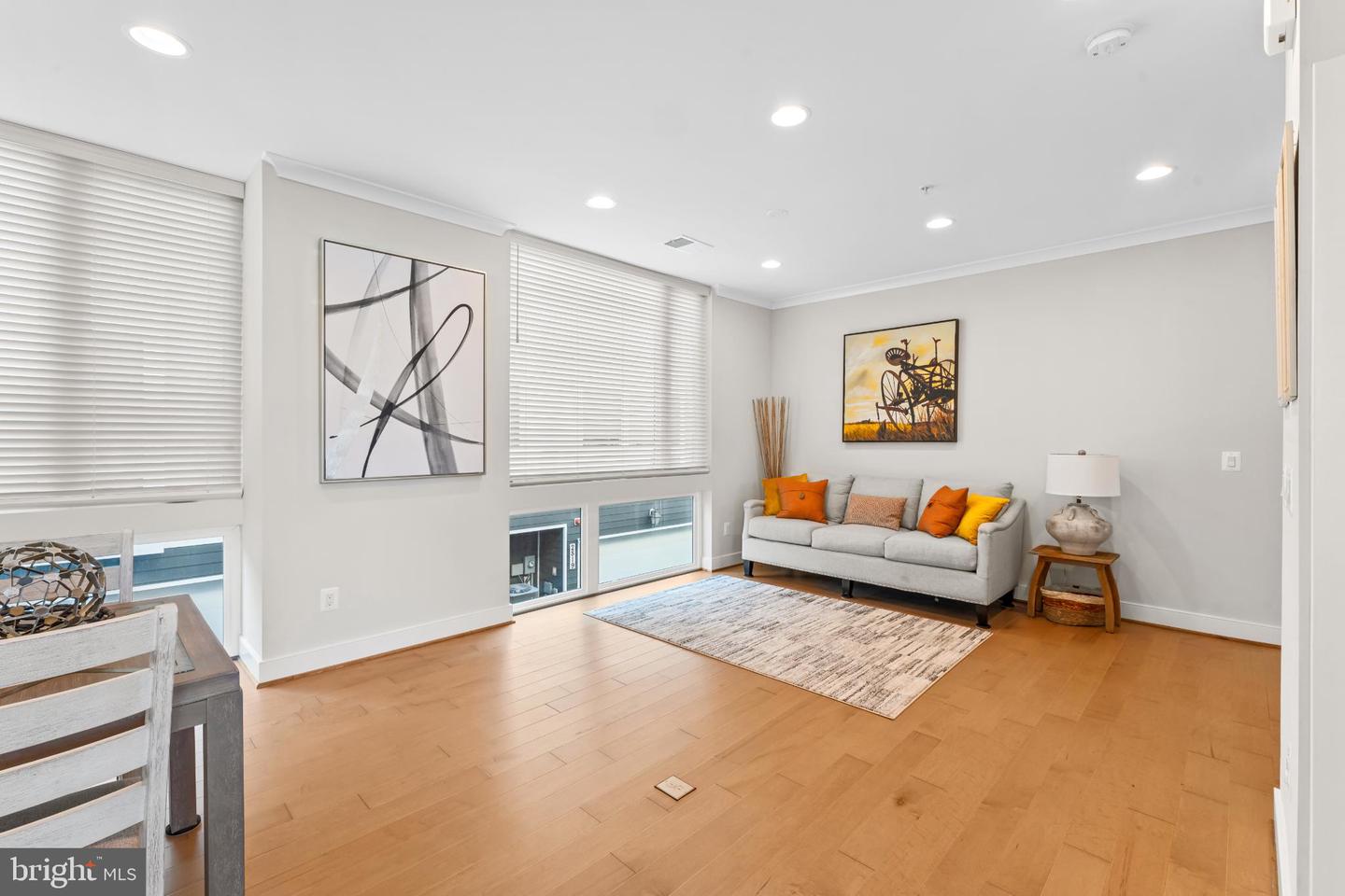 2823 24TH RD S, ARLINGTON, Virginia 22206, 3 Bedrooms Bedrooms, ,2 BathroomsBathrooms,Residential,For sale,2823 24TH RD S,VAAR2064008 MLS # VAAR2064008