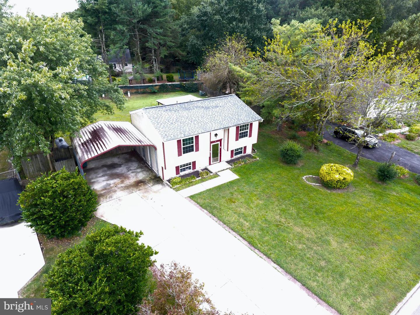 5109 BENDING BRANCH DR, RICHMOND, Virginia 23223, 4 Bedrooms Bedrooms, 6 Rooms Rooms,2 BathroomsBathrooms,Residential,For sale,5109 BENDING BRANCH DR,VAHN2001074 MLS # VAHN2001074