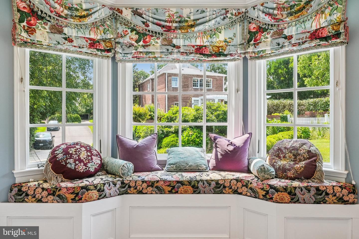 320 1/2 MANSION DR, ALEXANDRIA, Virginia 22302, 4 Bedrooms Bedrooms, ,6 BathroomsBathrooms,Residential,For sale,320 1/2 MANSION DR,VAAX2050034 MLS # VAAX2050034