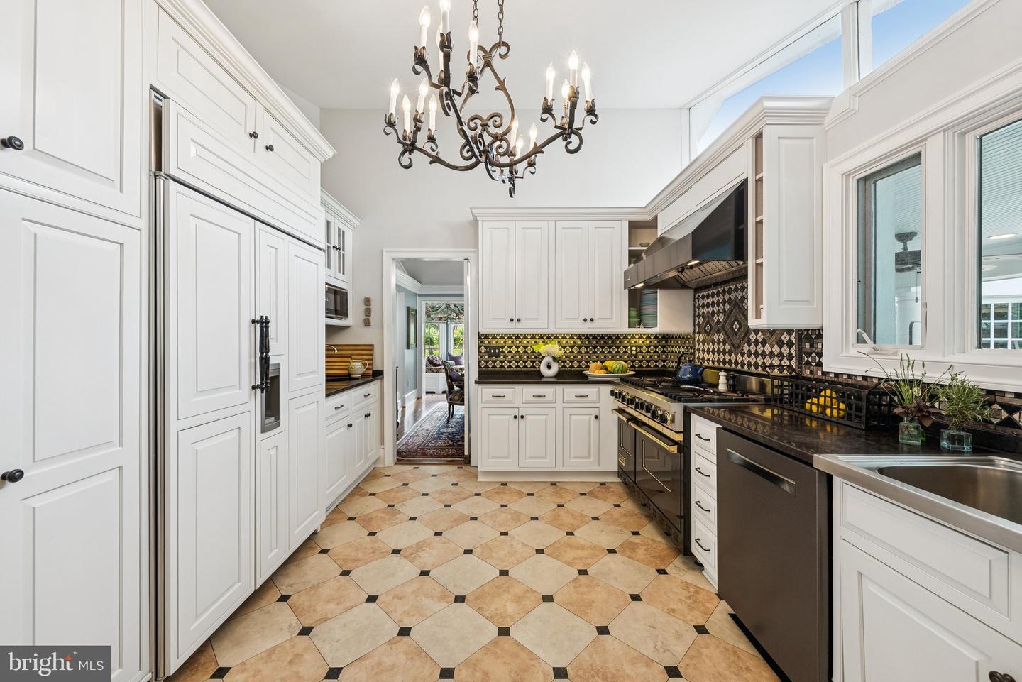 320 1/2 MANSION DR, ALEXANDRIA, Virginia 22302, 4 Bedrooms Bedrooms, ,6 BathroomsBathrooms,Residential,For sale,320 1/2 MANSION DR,VAAX2050034 MLS # VAAX2050034