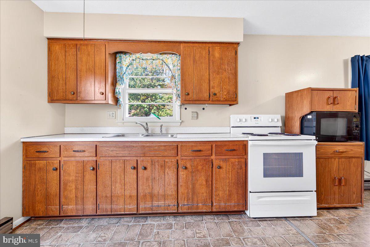 181 QUICKS MILL RD, VERONA, Virginia 24482, 3 Bedrooms Bedrooms, ,1 BathroomBathrooms,Residential,For sale,181 QUICKS MILL RD,VAAG2002664 MLS # VAAG2002664