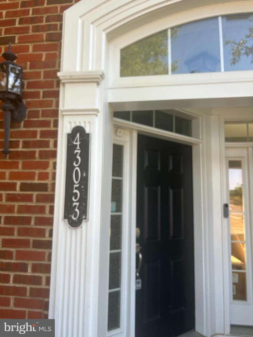 43053 THOROUGHFARE GAP TER, ASHBURN, Virginia 20148, 3 Bedrooms Bedrooms, ,2 BathroomsBathrooms,Residential,For sale,43053 THOROUGHFARE GAP TER,VALO2107316 MLS # VALO2107316