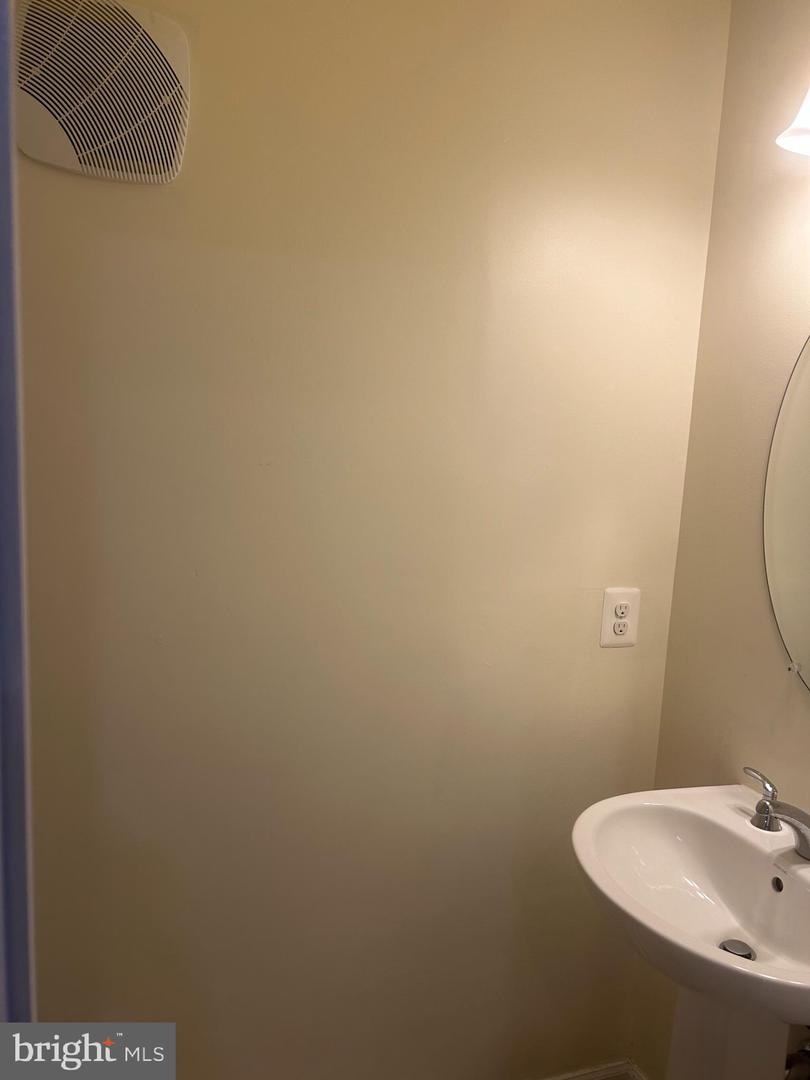 43053 THOROUGHFARE GAP TER, ASHBURN, Virginia 20148, 3 Bedrooms Bedrooms, ,2 BathroomsBathrooms,Residential,For sale,43053 THOROUGHFARE GAP TER,VALO2107316 MLS # VALO2107316