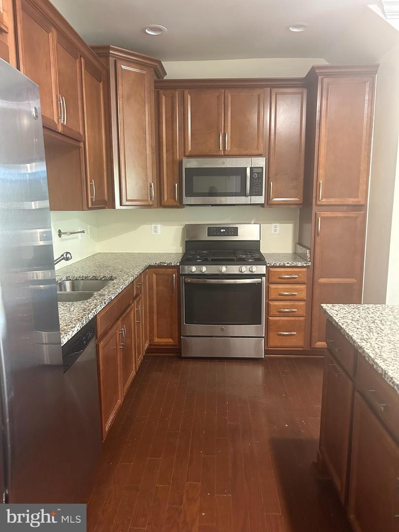 43053 THOROUGHFARE GAP TER, ASHBURN, Virginia 20148, 3 Bedrooms Bedrooms, ,2 BathroomsBathrooms,Residential,For sale,43053 THOROUGHFARE GAP TER,VALO2107316 MLS # VALO2107316