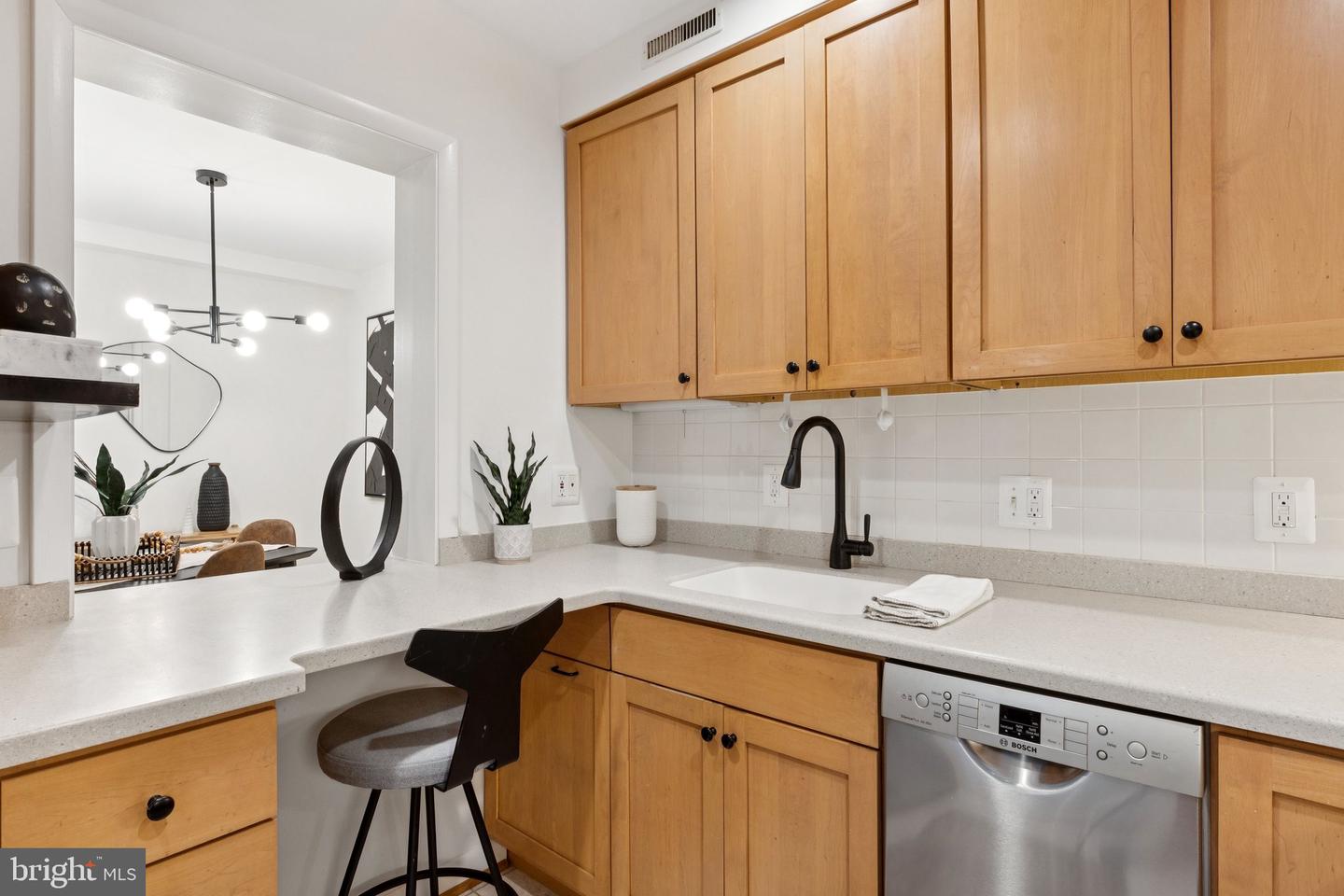 1880 COLUMBIA RD NW #204, WASHINGTON, District Of Columbia 20009, 1 Bedroom Bedrooms, 7 Rooms Rooms,1 BathroomBathrooms,Residential,For sale,1880 COLUMBIA RD NW #204,DCDC2198068 MLS # DCDC2198068
