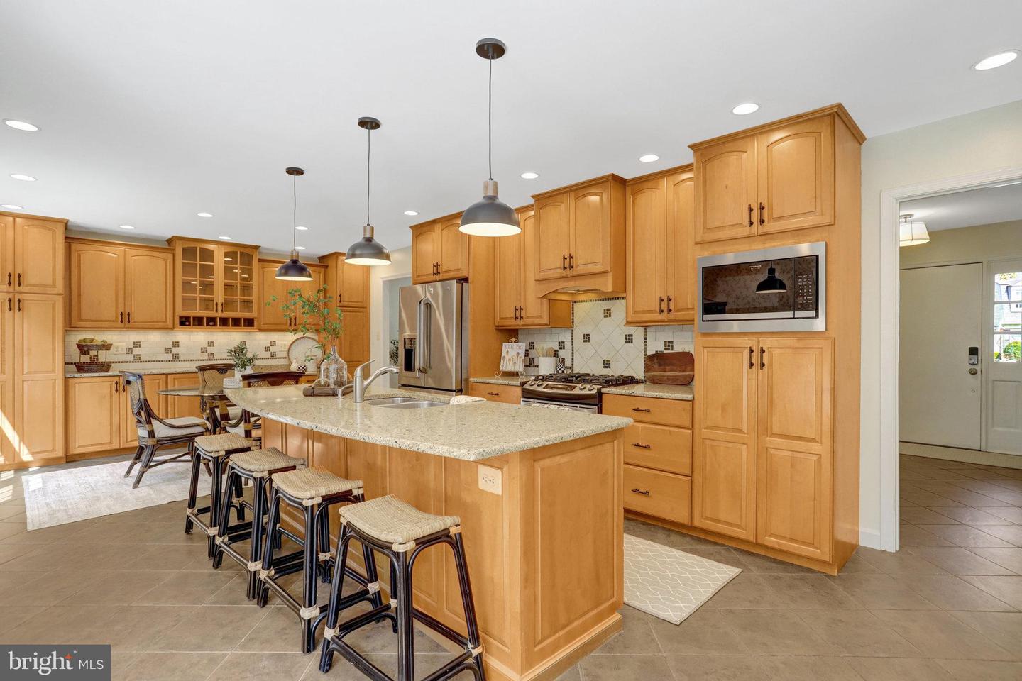 7206 JOSHUA TREE LN, SPRINGFIELD, Virginia 22152, 4 Bedrooms Bedrooms, ,2 BathroomsBathrooms,Residential,For sale,7206 JOSHUA TREE LN,VAFX2262290 MLS # VAFX2262290