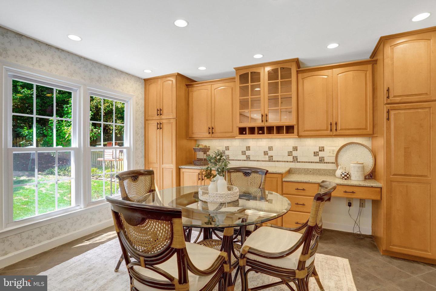 7206 JOSHUA TREE LN, SPRINGFIELD, Virginia 22152, 4 Bedrooms Bedrooms, ,2 BathroomsBathrooms,Residential,For sale,7206 JOSHUA TREE LN,VAFX2262290 MLS # VAFX2262290