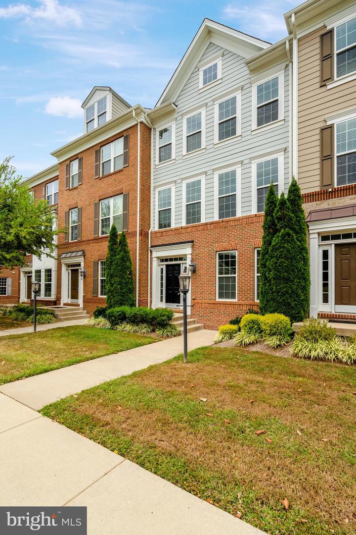 8854 ORCHARD LN, MANASSAS, Virginia 20110, 4 Bedrooms Bedrooms, ,3 BathroomsBathrooms,Residential,For sale,8854 ORCHARD LN,VAMN2009308 MLS # VAMN2009308