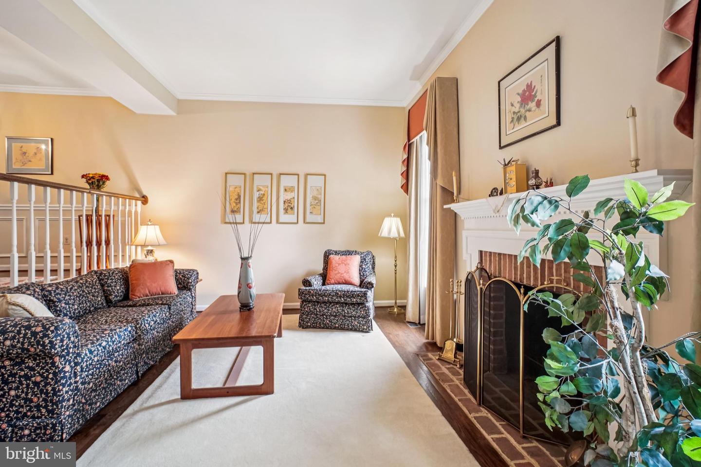 5936 MUNSON CT, FALLS CHURCH, Virginia 22041, 3 Bedrooms Bedrooms, ,3 BathroomsBathrooms,Residential,For sale,5936 MUNSON CT,VAFX2265252 MLS # VAFX2265252