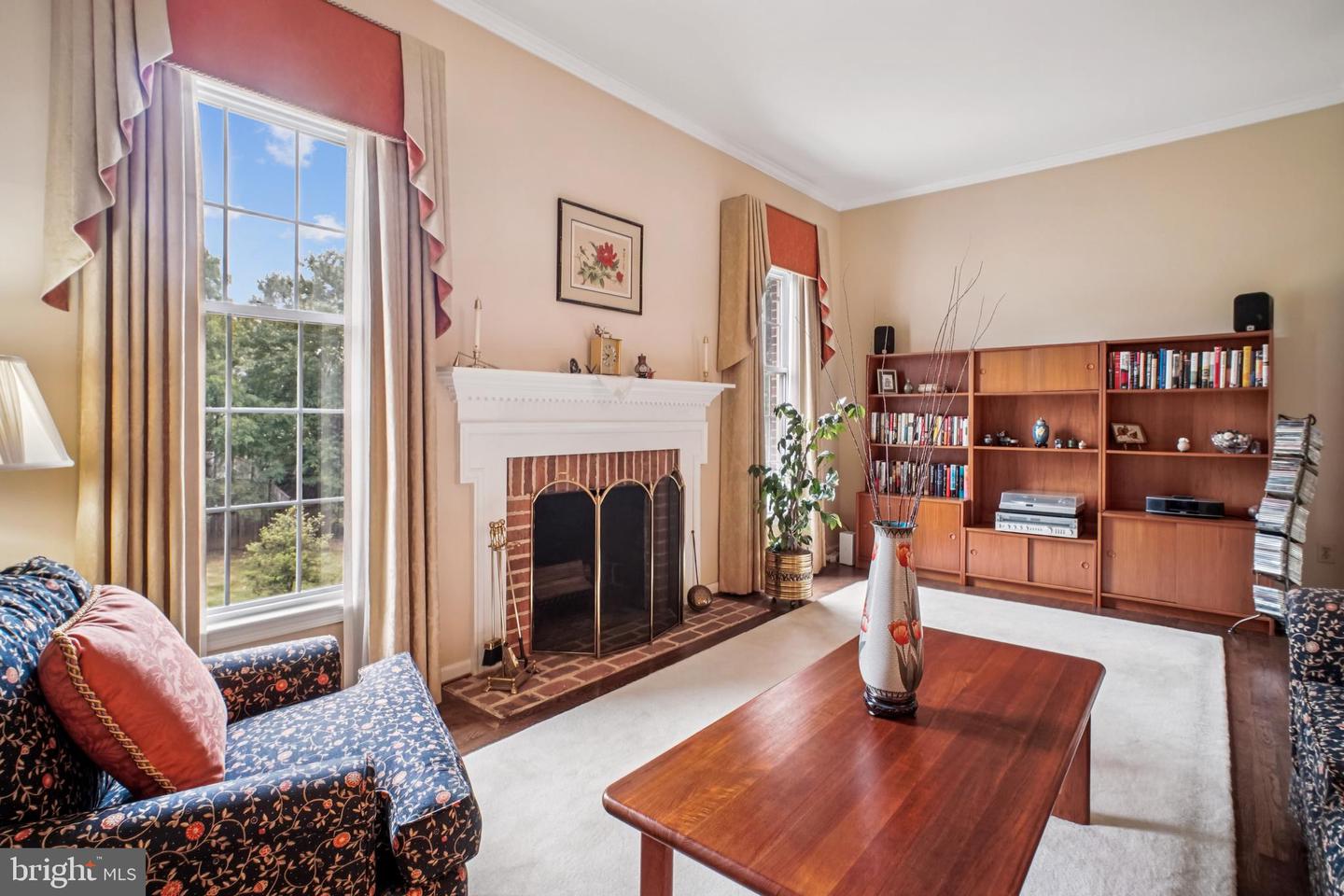 5936 MUNSON CT, FALLS CHURCH, Virginia 22041, 3 Bedrooms Bedrooms, ,3 BathroomsBathrooms,Residential,For sale,5936 MUNSON CT,VAFX2265252 MLS # VAFX2265252