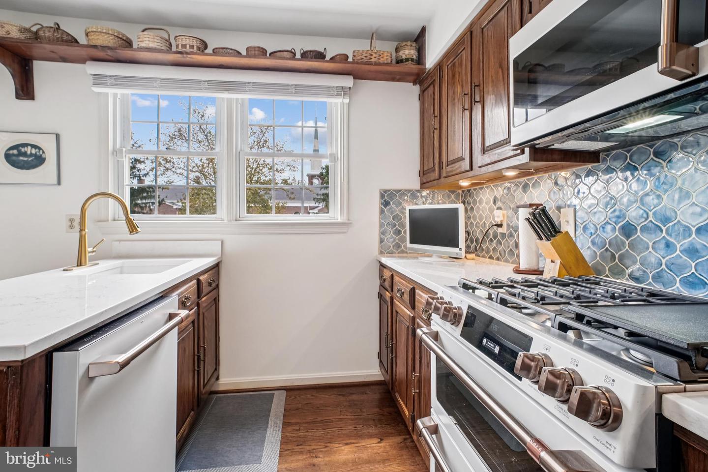 5936 MUNSON CT, FALLS CHURCH, Virginia 22041, 3 Bedrooms Bedrooms, ,3 BathroomsBathrooms,Residential,For sale,5936 MUNSON CT,VAFX2265252 MLS # VAFX2265252