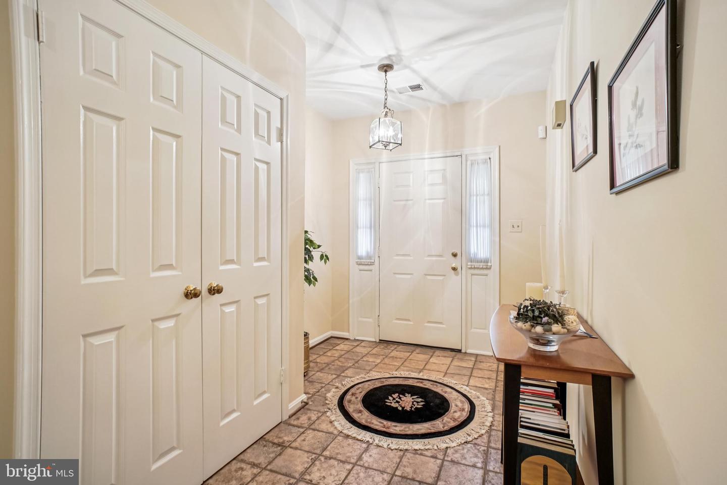 5936 MUNSON CT, FALLS CHURCH, Virginia 22041, 3 Bedrooms Bedrooms, ,3 BathroomsBathrooms,Residential,For sale,5936 MUNSON CT,VAFX2265252 MLS # VAFX2265252