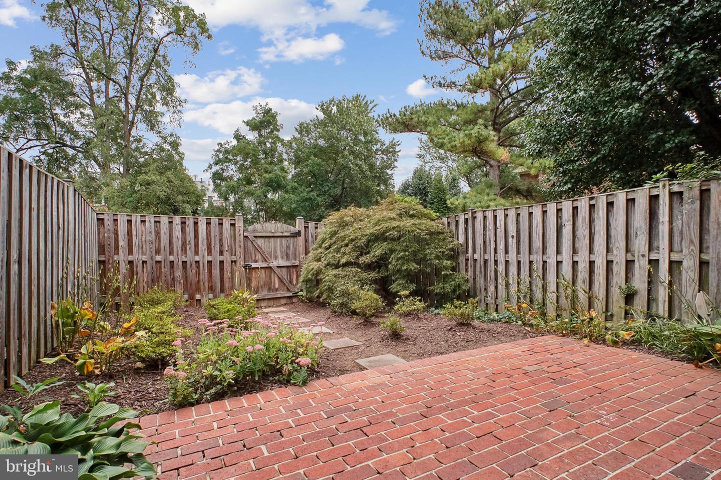 5936 MUNSON CT, FALLS CHURCH, Virginia 22041, 3 Bedrooms Bedrooms, ,3 BathroomsBathrooms,Residential,For sale,5936 MUNSON CT,VAFX2265252 MLS # VAFX2265252